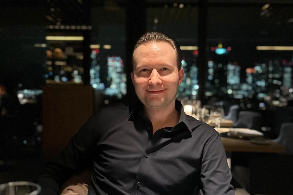 David Warney – World of Trading